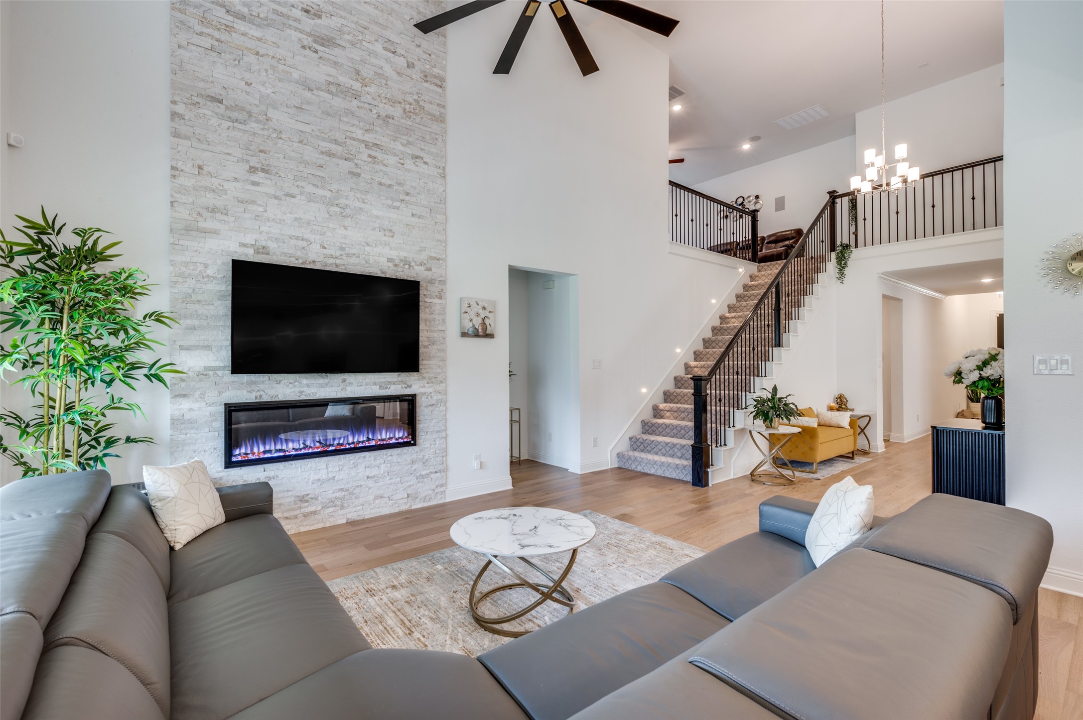 Residential Lease in Northlake 3