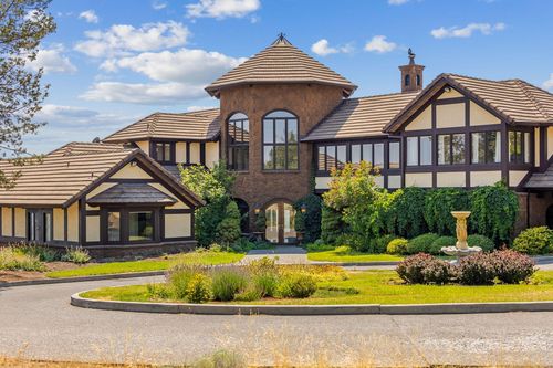 17945 Mountain View Rd, Sisters, OR, 97759-9850 | Card Image
