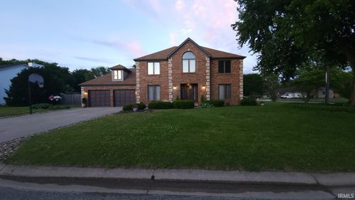 55828 Nursery Ave, Mishawaka, IN, 46545-7747 | Card Image