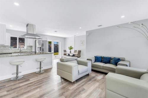 330 N 70th Ave, Hollywood, FL, 33024-7452 | Card Image