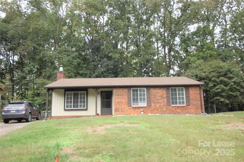 8200 Mahogany Dr, Charlotte, NC, 28227-2548 | Card Image