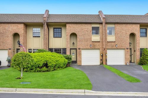 162 Southgate Cir, Massapequa Park, NY, 11762-3817 | Card Image