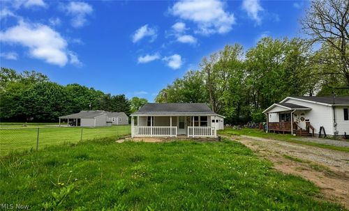 916 Abington Rd, Akron, OH, 44312-3132 | Card Image