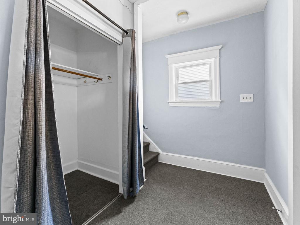 Residential Lease in OAKLYN 5