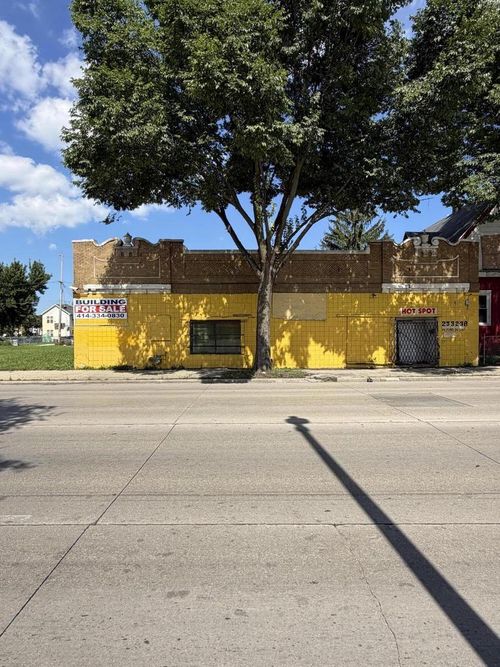 2532 W Fond Du Lac Avenue, Milwaukee, WI, 53206 | Card Image