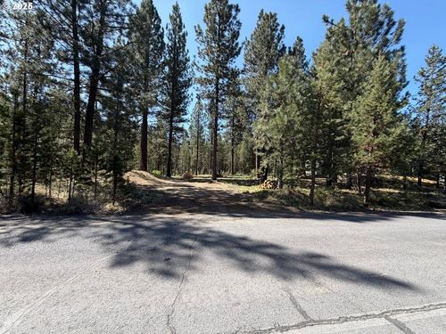 17019 Upland Rd, Bend, OR, 97707-2238 | Card Image