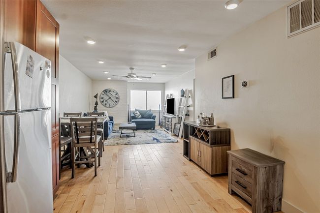 APT-213 - 909 Reinli St, Condo with 2 bedrooms, 2 bathrooms and 2 parking in Austin TX | Image 13