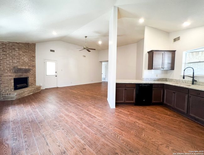 7914 Forest Cabin, House other with 3 bedrooms, 2 bathrooms and null parking in Live Oak TX | Image 9