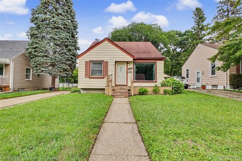 18504 Five Points St, Detroit, MI, 48240-1711 | Card Image