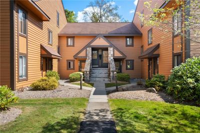 2205 Swiss Mountain Dr, Condo with 2 bedrooms, 2 bathrooms and null parking in Seven Springs Resort PA | Image 1