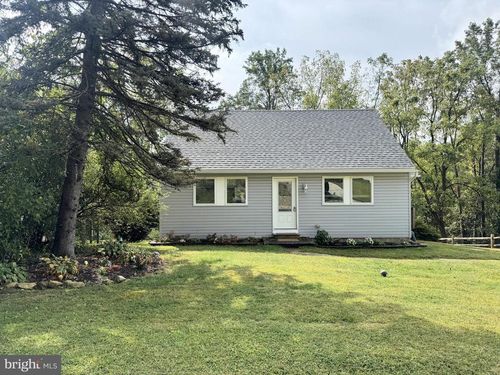 40 Elaine Dr, BOYERTOWN, PA, 19512-8664 | Card Image