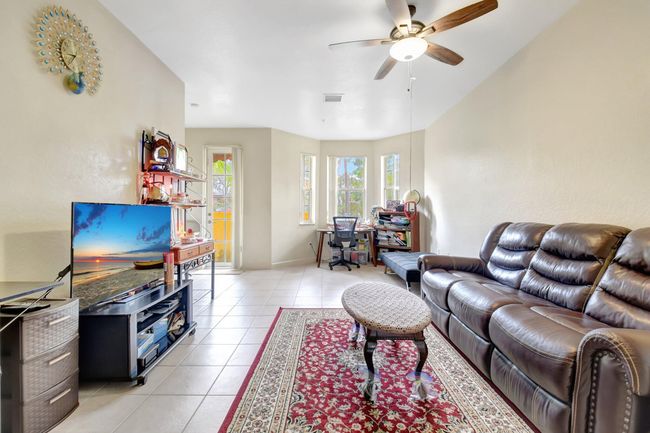 1910 Shoma Dr, Condo with 3 bedrooms, 4 bathrooms and null parking in Royal Palm Beach FL | Image 11