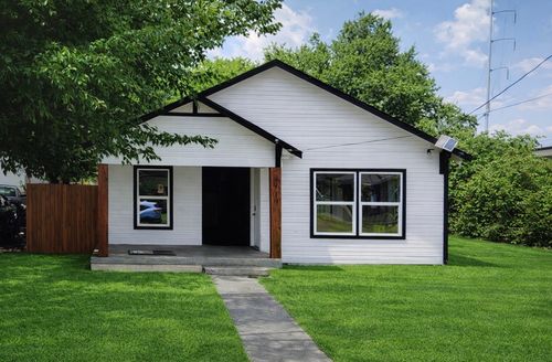 2739 Lawrence St, Dallas, TX, 75215-4716 | Card Image