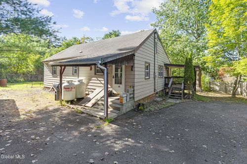 4 Locust Ave, Nassau, NY, 12123-2425 | Card Image
