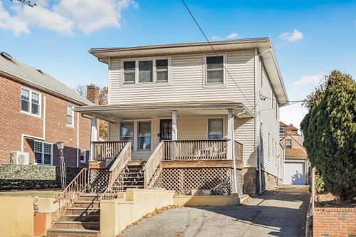 22 King Ave, Yonkers, NY, 10704-3506 | Card Image