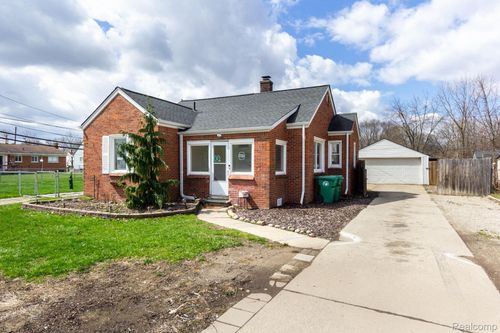 1147 Harrison St, Garden City, MI, 48135-3030 | Card Image
