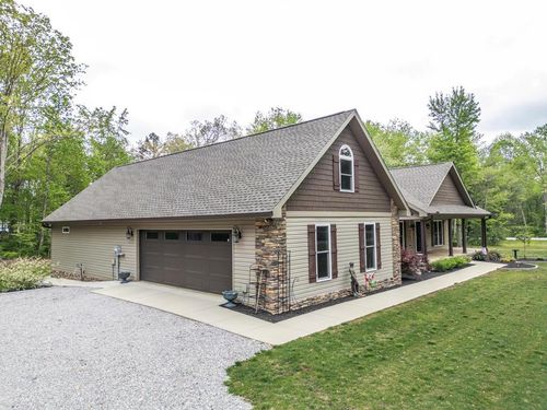 300 E Cove Rd, Monterey, TN, 38574-7003 | Card Image