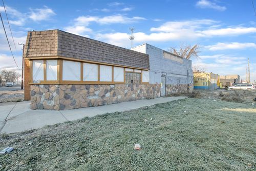 19601 Schoolcraft, Detroit, MI, 48223-2812 | Card Image