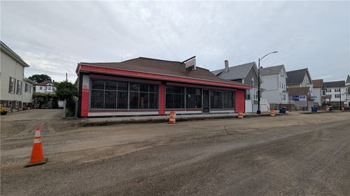 206 County Street, New Bedford, MA, 02740 | Card Image