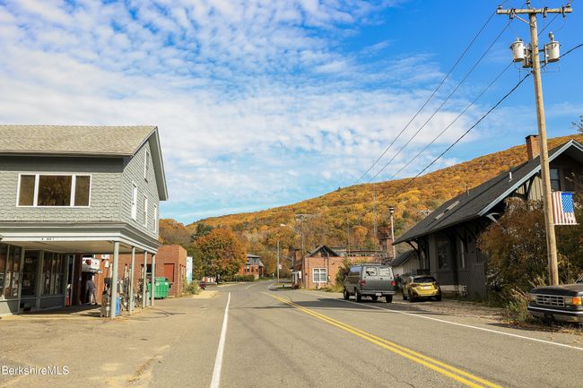 163 Front St, Home with 4 bedrooms, 4 bathrooms and null parking in Housatonic MA | Image 34