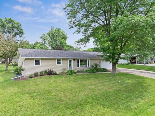 1111 W Blodgett St, Marshfield, WI, 54449-1715 | Card Image