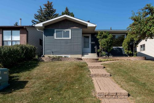 39 Bearberry Crescent Nw, Calgary, AB, T3K1P9 | Card Image