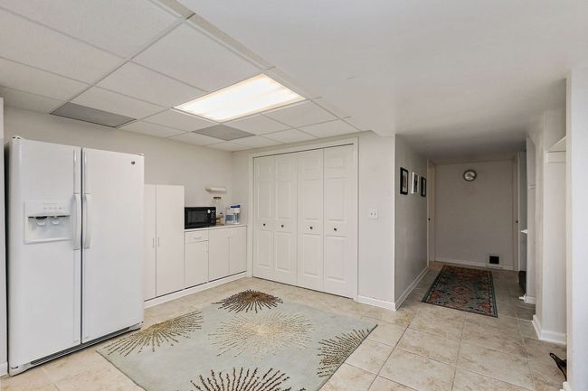 Basement kitchenette | Image 27