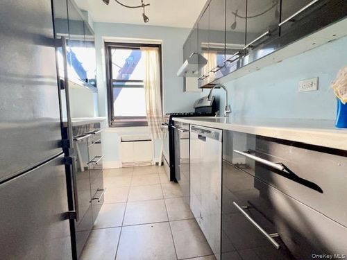 apt-2n-211 73rd Ave, Oakland Gardens, NY, 11364-2818 | Card Image