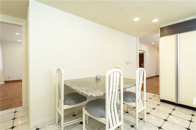 251 N Whitnall Hwy, House other with 4 bedrooms, 3 bathrooms and 4 parking in Burbank CA | Image 10