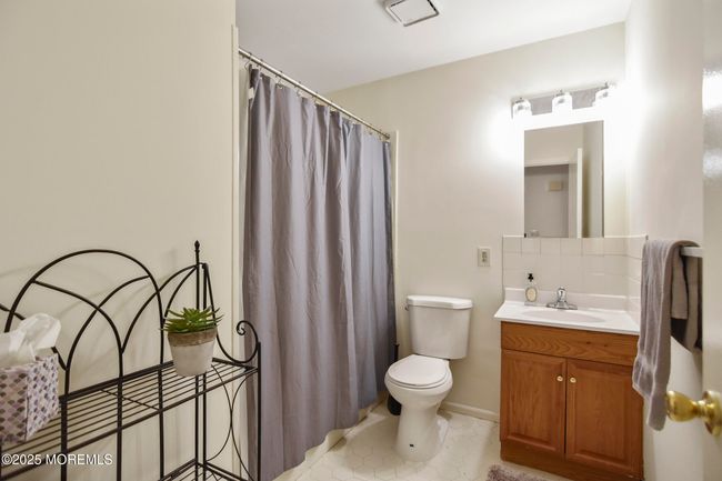 318 Crawford St, Condo with 2 bedrooms, 1 bathrooms and 27 parking in Eatontown NJ | Image 12