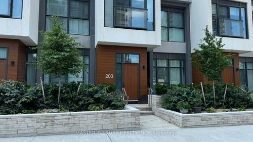 203-30 Inn On The Park Dr, North York, ON, M3C0P7 | Card Image