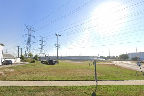 6617 Kane Ave, Hodgkins, IL, 60525-7619 | Card Image