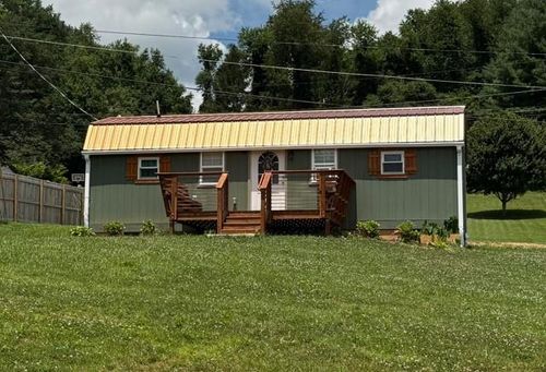 151 Rolling Hills Dr, Marion, VA, 24354-6669 | Card Image