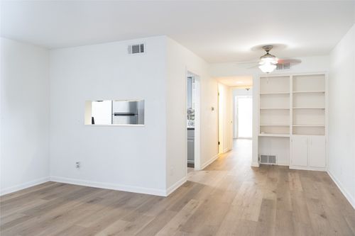 apt-18-2425 Ashdale Dr, Austin, TX, 78757-8149 | Card Image