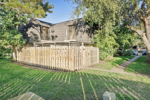 291 Woodland Rd, Palm Springs, FL, 33461-1072 | Card Image