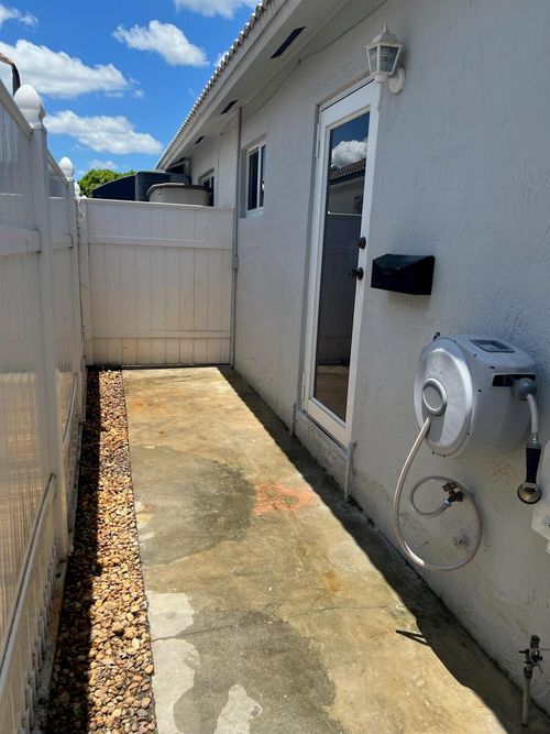 6870 W 25th Ln, Hialeah, FL, 33016-5460 | Card Image