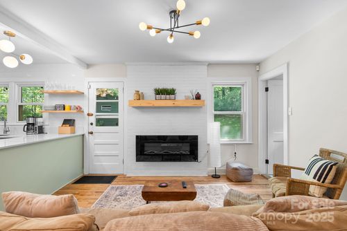 75 Craven Hill Cir, Black Mountain, NC, 28711-9471 | Card Image