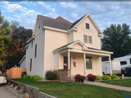 1240 Central Ave Se, Le Mars, IA, 51031-2721 | Card Image