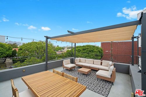 apt-b-420 S Beverwil Dr, Beverly Hills, CA, 90212-4257 | Card Image