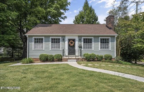 945 E Churchwell Ave, Knoxville, TN, 37917-4411 | Card Image