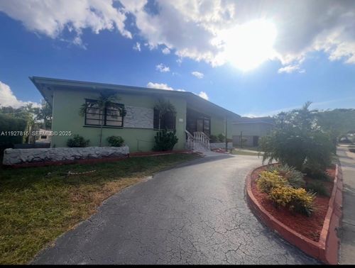 8220 Sw 29th St, Miami, FL, 33155-2425 | Card Image