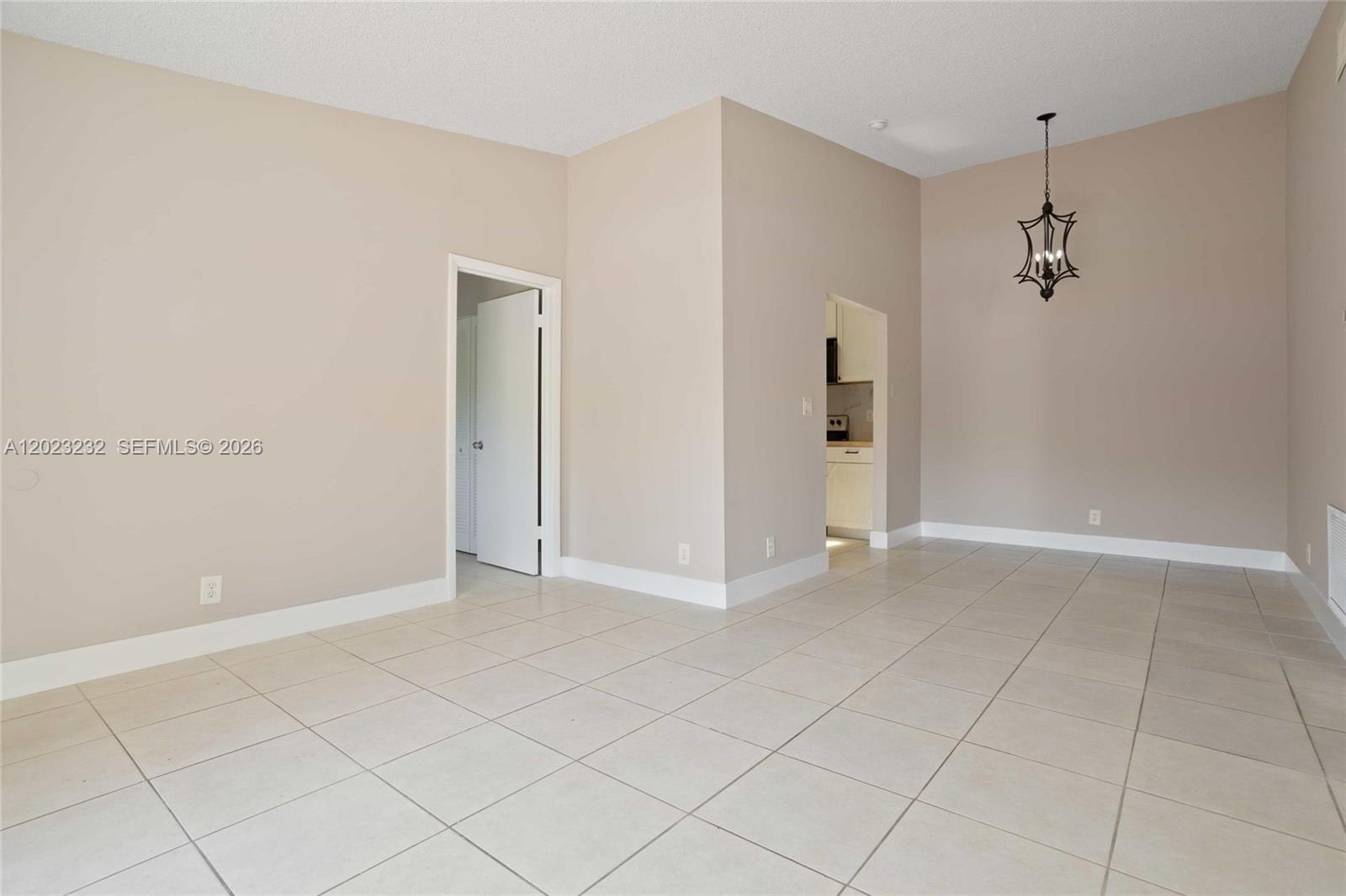 Residential Lease in Sunrise 3
