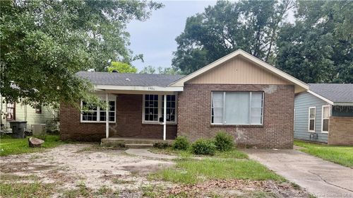 1906 13th St, Lake Charles, LA, 70601-7715 | Card Image