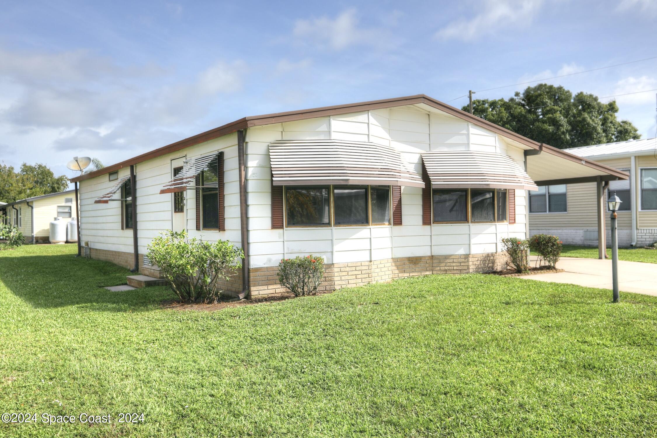 Dolphin Cir, Sebastian, FL 32976