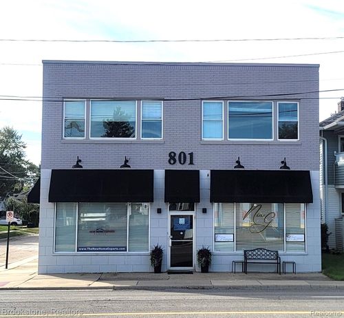 801 W 11 Mile Rd, Royal Oak, MI, 48067-5200 | Card Image