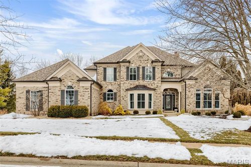 1040 Greystone Manor Pkwy, Chesterfield, MO, 63005-4942 | Card Image