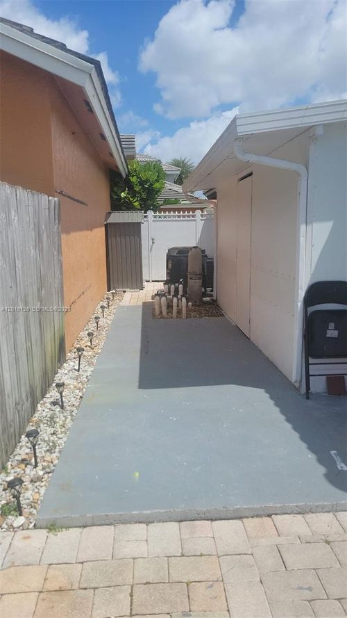 0-5670 Nw 187th St, Miami Gardens, FL, 33055-5337 | Card Image