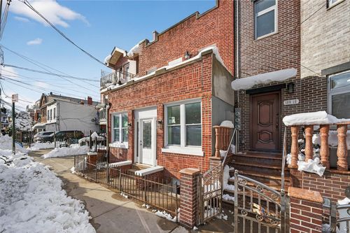 10817 35th Ave, Corona, NY, 11368-1207 | Card Image