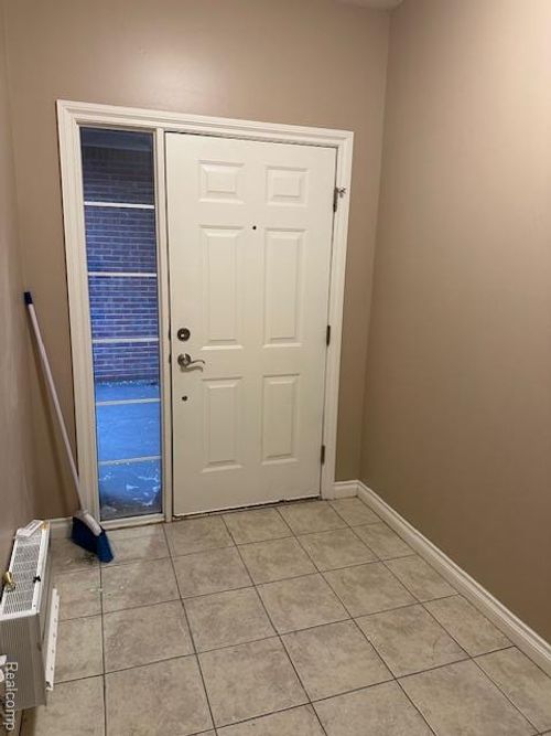 unit-13-188 Sea Breeze Dr, Detroit, MI, 48214-8079 | Card Image