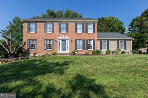 102 Trowbridge Ln, Downingtown, PA, 19335-4413 | Card Image
